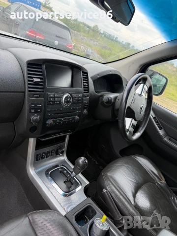 На части Nissan Navara 3.0 dci автоматик 2012 , снимка 12 - Автомобили и джипове - 54537095