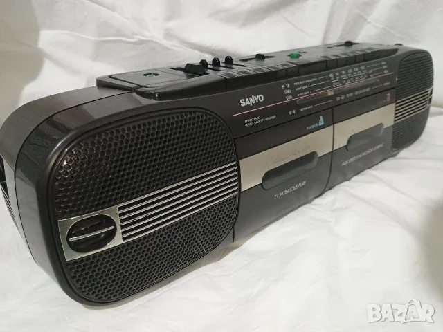 Радиокасетофон SANYO MW 717.