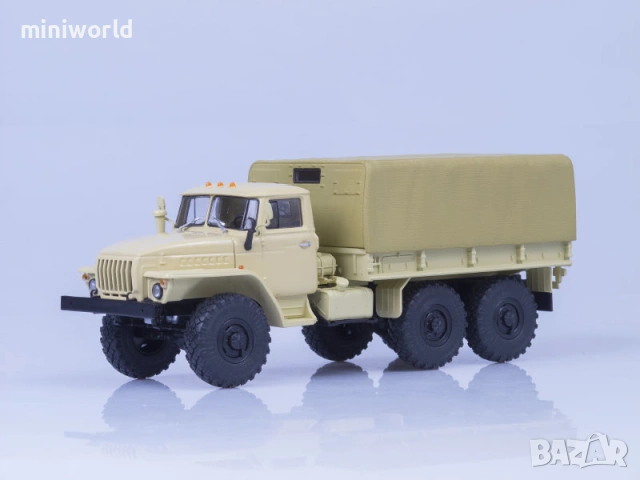 УРАЛ 4320 бордови с тента - мащаб 1:43 на Авто История моделът е нов в кутия