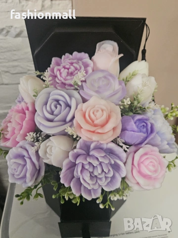 Абитуриентска шапка с цветя, снимка 4 - Декорация за дома - 54233343