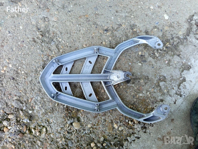 Оригинален багажник за скутер Peugeot Kisbee, снимка 2 - Аксесоари и консумативи - 54333466