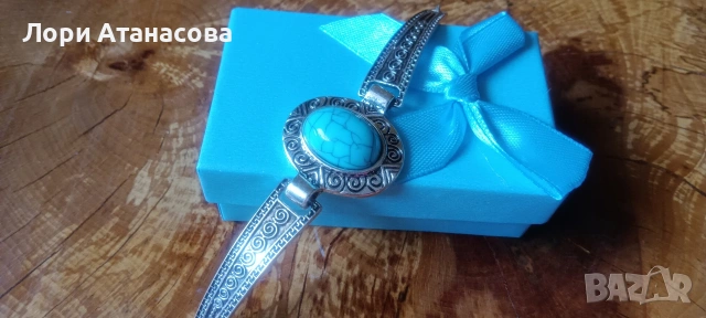 Елегантна гривна с твърда основа в етно стил. Акцентът е върху камъка , снимка 2 - Гривни - 54003196