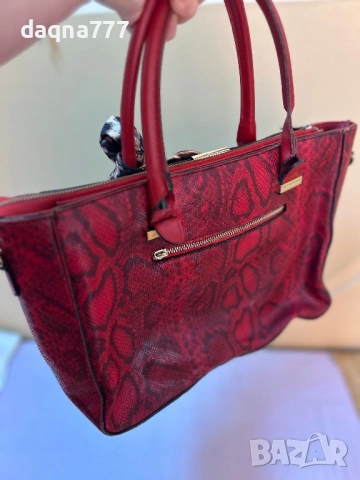 Дамска чанта, снимка 2 - Чанти - 54213631