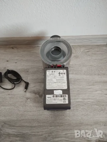 Прахосмукач Dyson V8 SV25  21.6v, снимка 7 - Прахосмукачки - 55621004