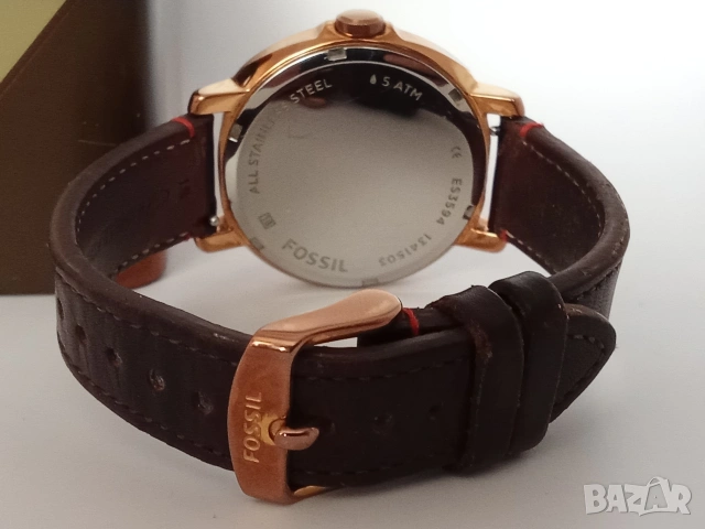 Дамски часовник Fossil като нов, снимка 2 - Дамски - 54495142