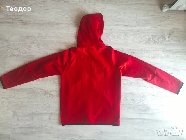 Горнище Nike Tech Fleece(S) , снимка 4 - Спортни дрехи, екипи - 55322923