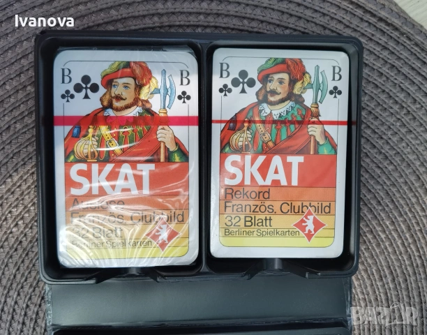 Комплект от 2 тестета карти за белот