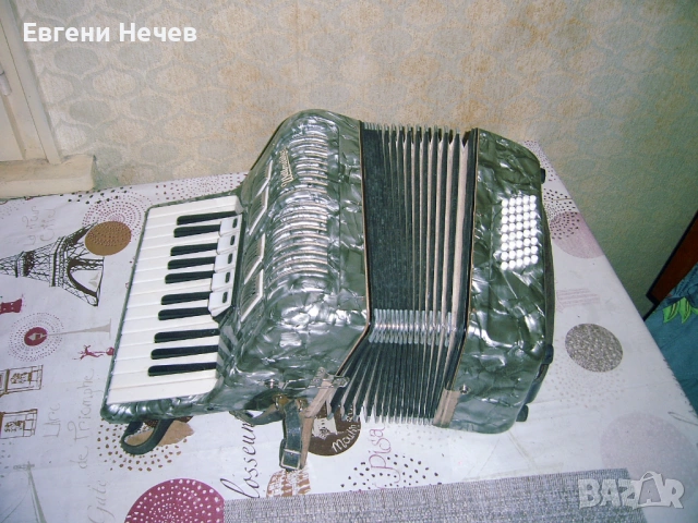 ПРОДАВАМ  АКОРДЕОН  " ВЕЛТМАСТЕР"  40  БАСА  В  ОТЛИЧНО  СЪСТОЯНИЕ  ЗА  150 Евро, снимка 2 - Акордеони - 54795481