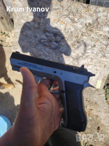 Airsoft пистолет , снимка 2 - Газово оръжие - 54961438
