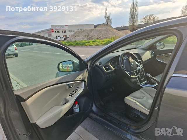 Volvo V40 1.6D Summum, снимка 3 - Автомобили и джипове - 54564200