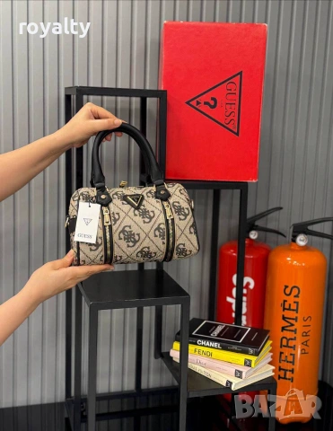 Guess Нова Стилна Дамска Чанта Гес Различни Цветове , снимка 8 - Чанти - 55132321
