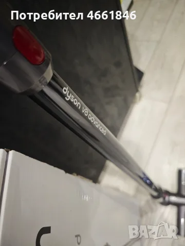 Безжична вертикална прахосмукачка Dyson V8 Advanced (Пълен комплект с кутия), снимка 3 - Прахосмукачки - 55632337