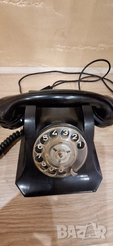 Старинен телефон