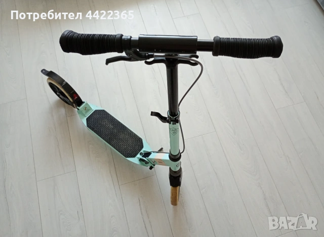 Тротинетка AXELO, снимка 5 - Скутери и тротинетки - 54761068