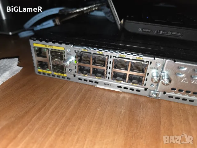 Рутер Cisco ISR4331/K9 + Cisco NIM ES2-8