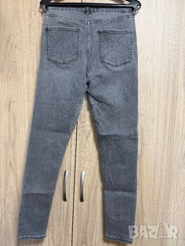 Дамски дънки Bershka, снимка 2 - Дънки - 54319470