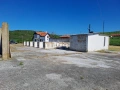 Промишлен имот / база с жилищна сграда, ток и вода, снимка 2