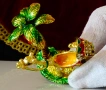 Позлатена кутийка,фигура Камила,Палма,кристали. , снимка 2