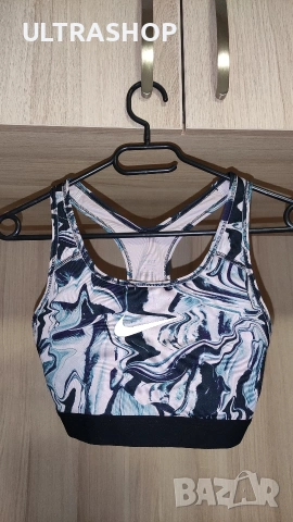 Дамски топ в отлично състояние Nike size S, снимка 5 - Корсети, бюстиета, топове - 55154650
