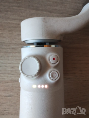 Система за стабилизиране DJI Osmo Mobile 5v за ремонт , снимка 2 - Чанти, стативи, аксесоари - 54919076
