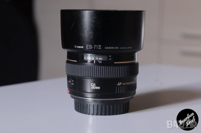 Canon EF 50mm f/1.4 USM + оригинален сенник 