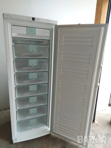 Вертикален фризер Liebherr NoFrost 8 