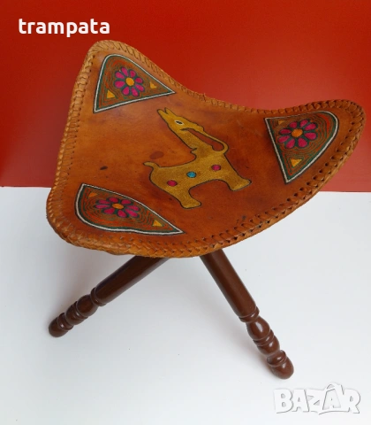 НАЙ ДОБРАТА ОФЕРТА Старо трикрако кожено и везано столче 