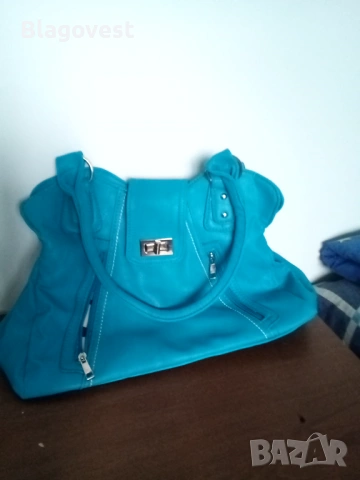 Дамска чанта, снимка 3 - Чанти - 54035768