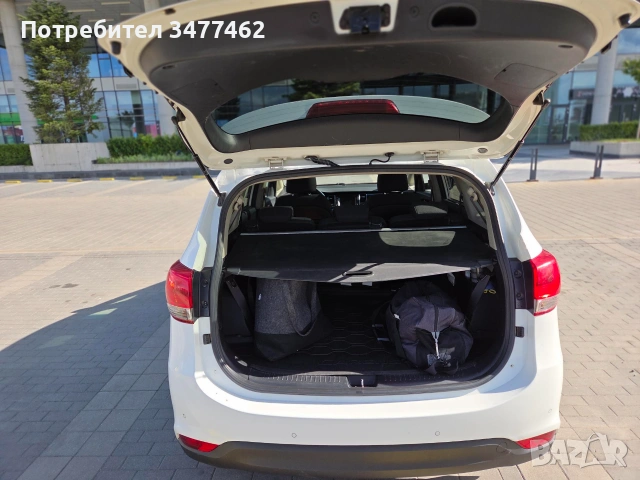 Продава Kia Carens, семеен автомобил в отлично състояние, снимка 3 - Автомобили и джипове - 55129619
