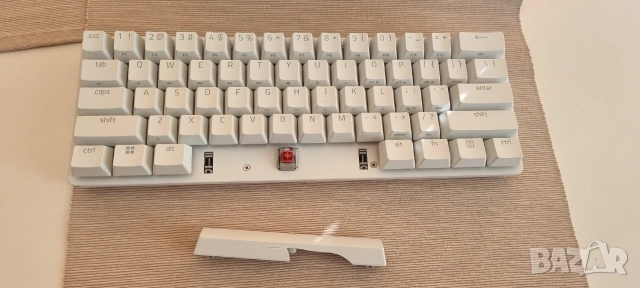 Razer Huntsman Mini, снимка 4 - Клавиатури и мишки - 55079424