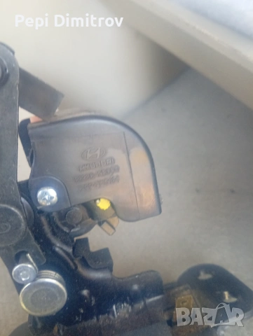 Заключващ механизъм за капак на Hyundai 81130-2B010 2006-2009 Hyundai Santa Fe 811302B010, снимка 2 - Части - 55246596