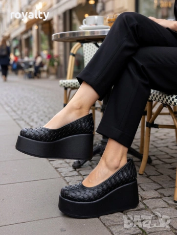 Обувки на платформа - черна кожа