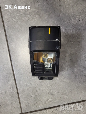 лазерен нивелир Dewalt DW088, снимка 3 - Измервателни инструменти - 55151466