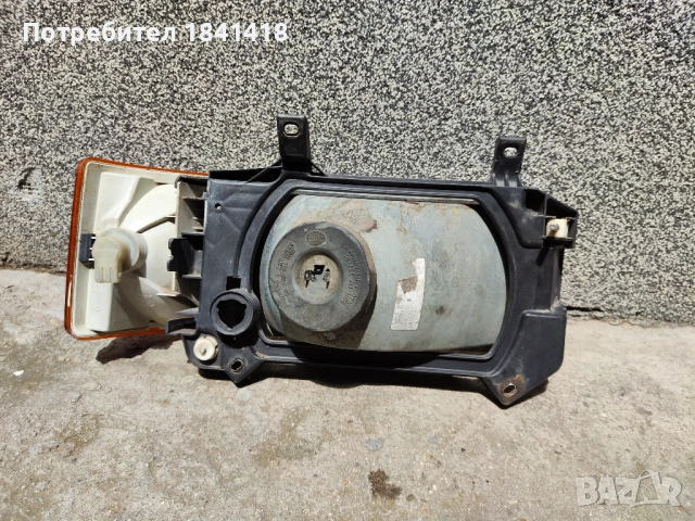 Ляв фар с мигач Hella за VW Transporter T4, снимка 6 - Части - 54397680