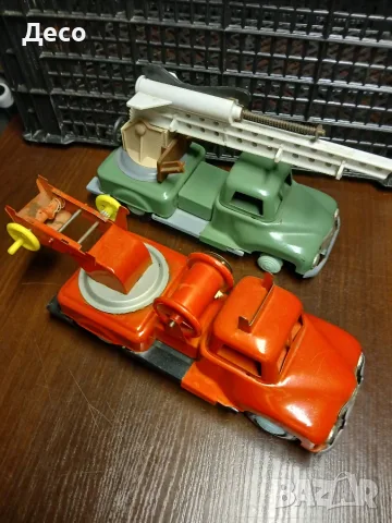 Стари ламаринени играчки камиони. , снимка 2 - Колекции - 55665687