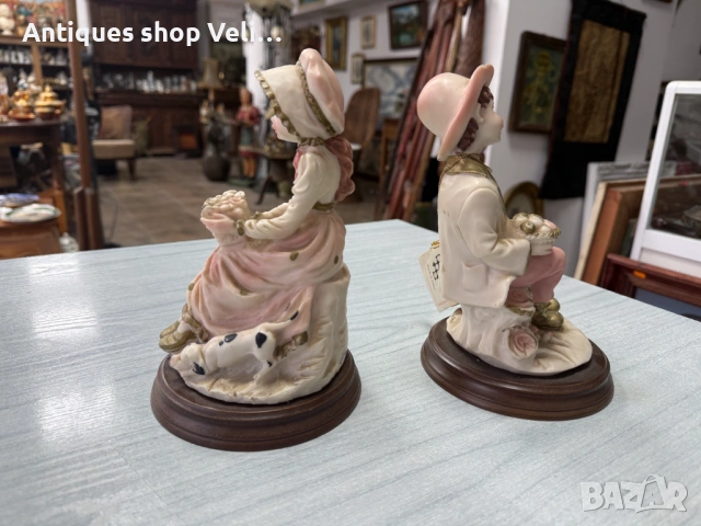 Чифт колекционерски фигури Capodimonte №8078, снимка 3 - Антикварни и старинни предмети - 54076355