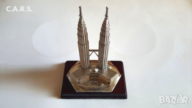 Метален Сувенир Malaysia Petronas Twin Towers, снимка 6 - Колекции - 54790576