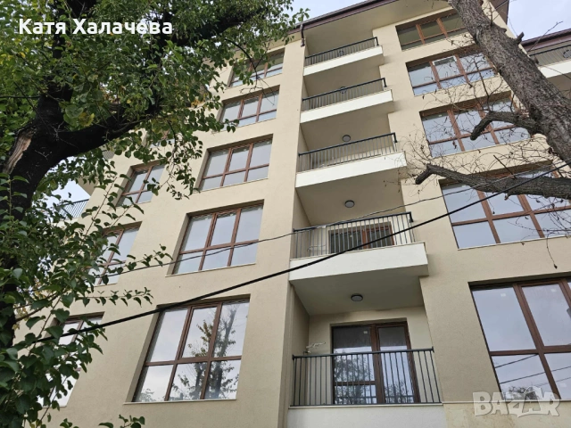 Представяме тристаен апартамент с впечатляваща морска панорама, за продажба в модерна нова сграда в 