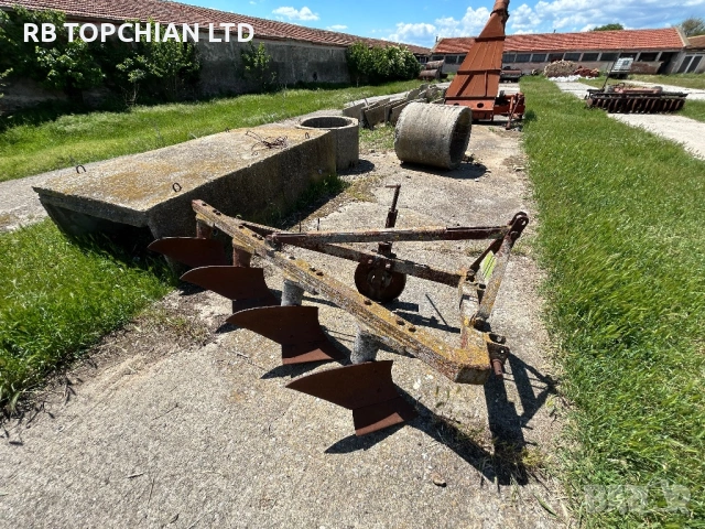 Продавам навесен плуг 4х25 в много добро техническо състояние.