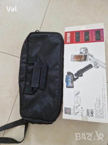 Стабилизатор за смартфони-Гимбал- Zhiyun-Tech SMOOTH 4, снимка 9 - Чанти, стативи, аксесоари - 50407530