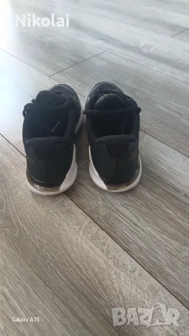 Детски маратонки Nike, снимка 4 - Детски маратонки - 55562191