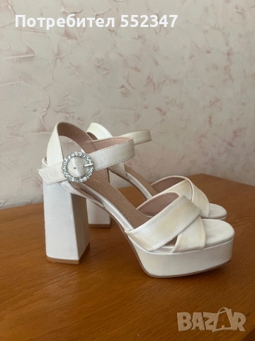 Сандали на ток