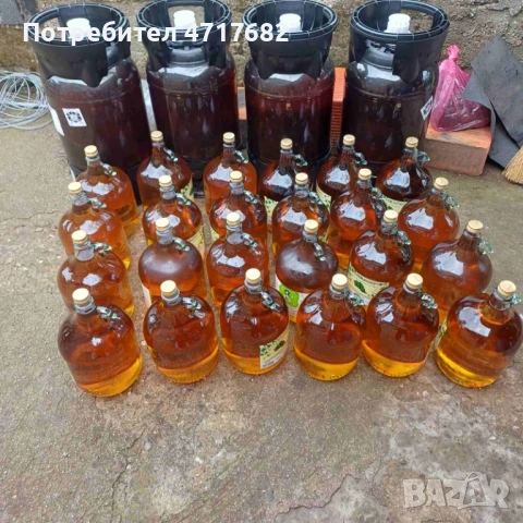 Продавам стъклени дамаджани5 литра