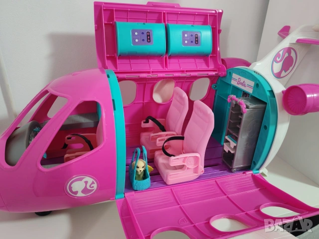 Продавам оригинален игрален комплект Barbie Dreamplane на марката Mattel., снимка 3 - Други - 55270803