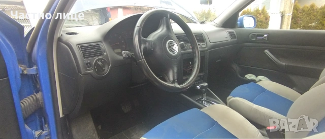 VW golf 2,3 V5, снимка 5 - Автомобили и джипове - 54041615