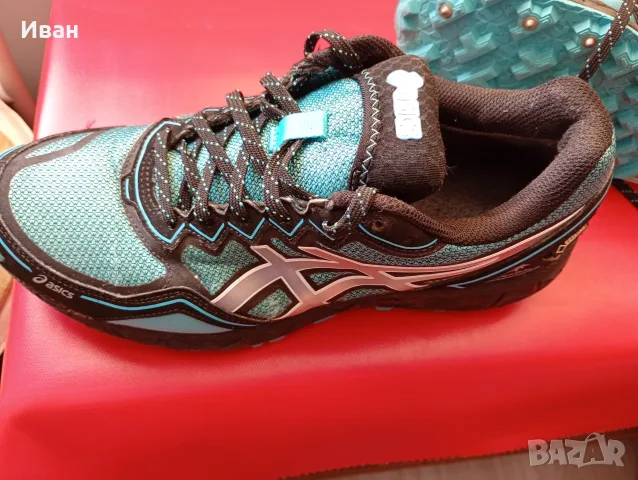 Маратонки за планинско изкачване със шипове Asics
