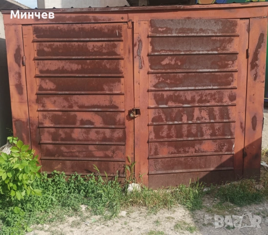 Продавам ламаринен гараж