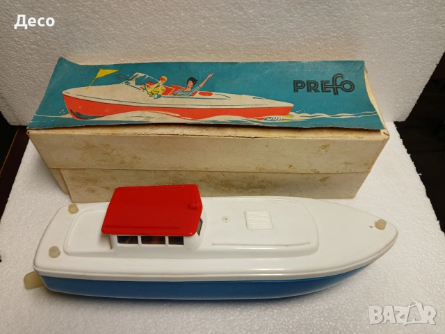 PREFO стара ГДР играчка лодка.