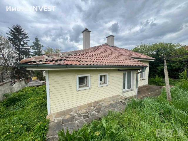 Ремонтирана къща в гр. Омуртаг до Еконт, снимка 4 - Къщи - 55099728