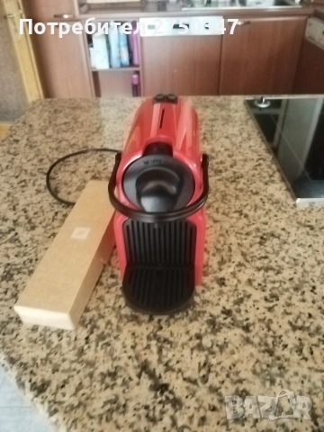 Кафе Машина Nespresso Inissia Ruby Red original  използвана само 10 дена, снимка 4 - Кафемашини - 54570688
